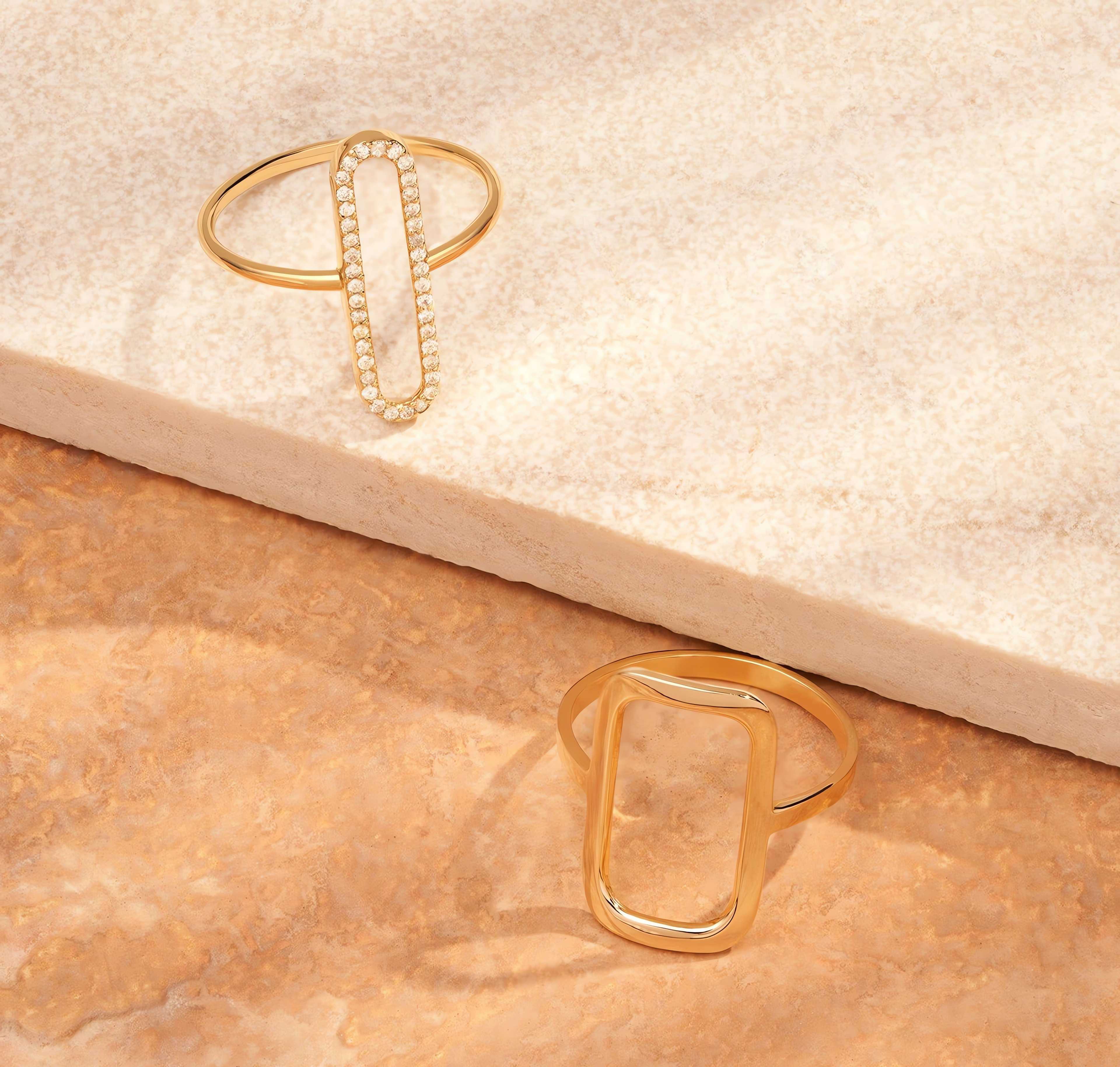 14kt yellow gold/model