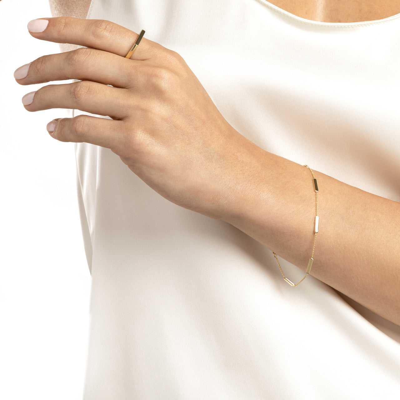 14kt yellow gold/on model