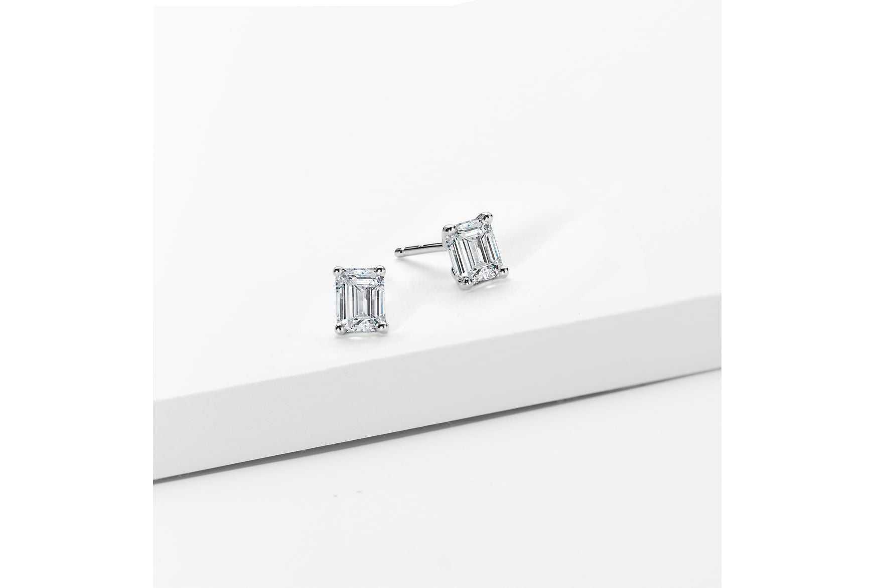 14kt white gold/18kt white gold/18kt yellow gold/18kt rose gold/platinum/push-back/screw-back/jumbo-back/on model