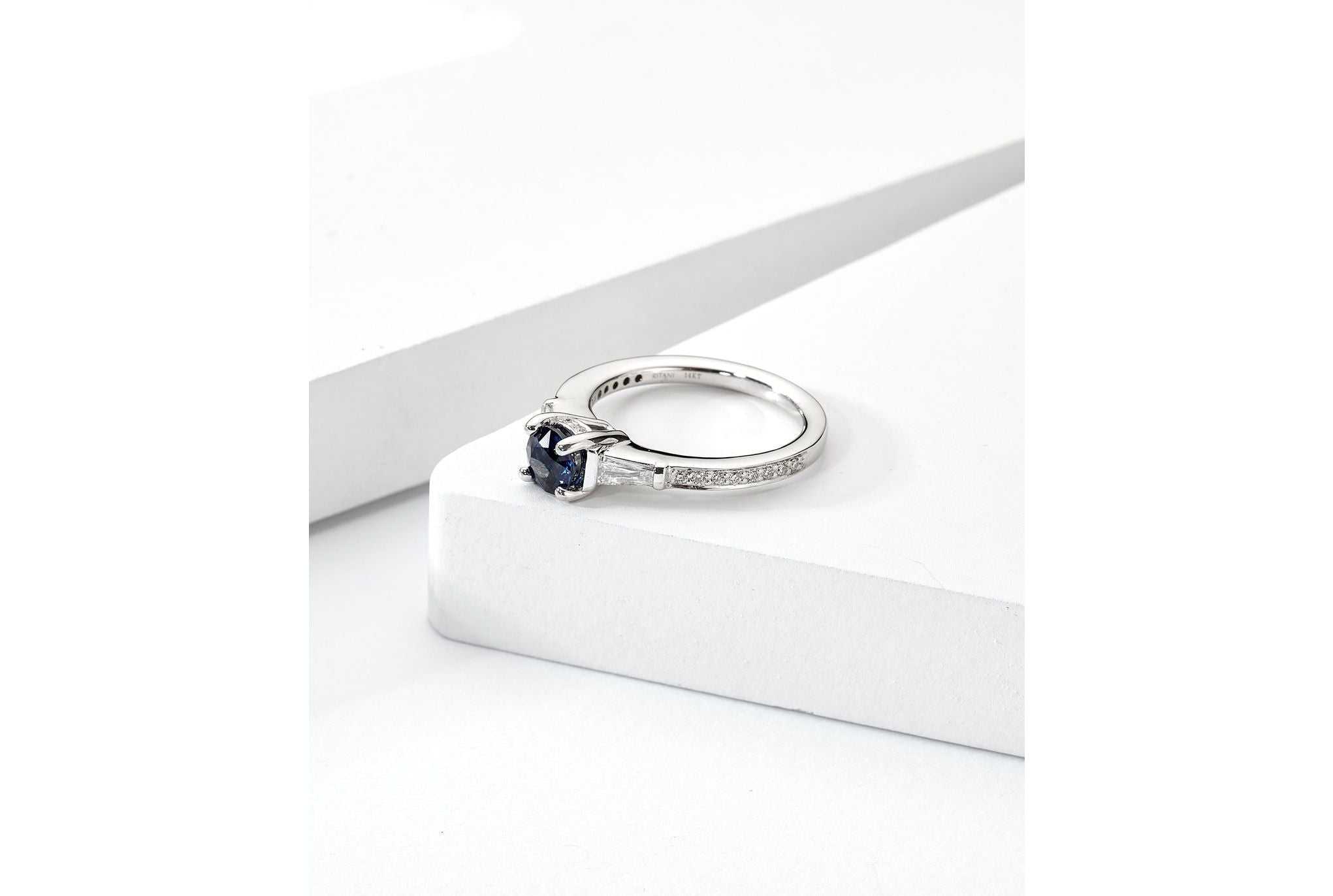 14kt White Gold/on model