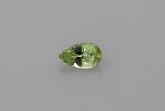3x5mm Pear Sapphire Green Color EC Clarity Ideal Cut