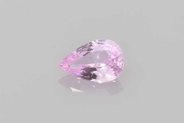 4x6mm Pear Sapphire