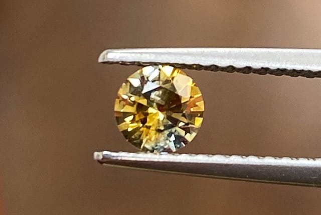 4x4mm Round Sapphire