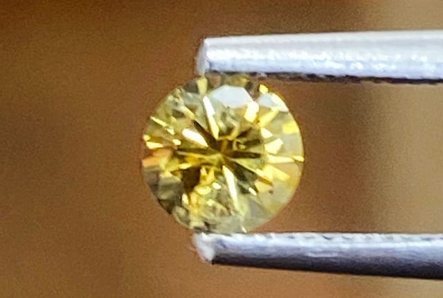 4x4mm Round Sapphire