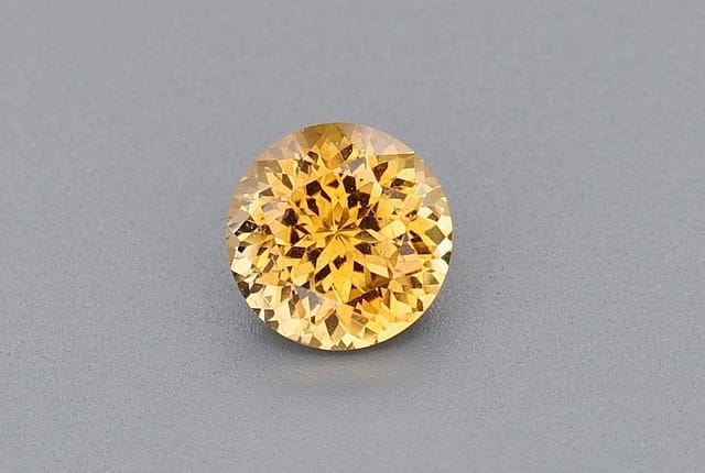 5x5mm Round Sapphire