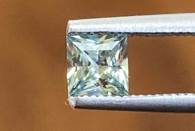 4x4mm Princess Sapphire