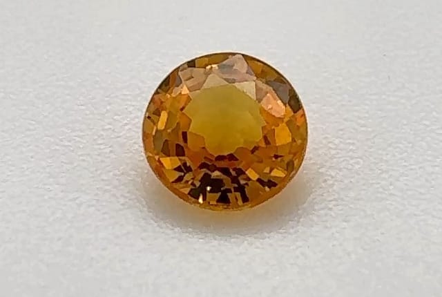 4x4mm Round Sapphire