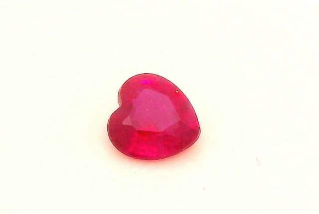 3x3mm Heart Ruby Red Color EC Clarity Faceted Cut