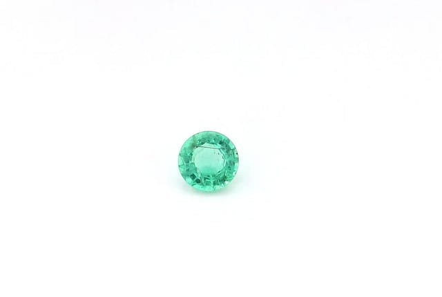 4x4mm Round Emerald Green Color SI Clarity Faceted Cut