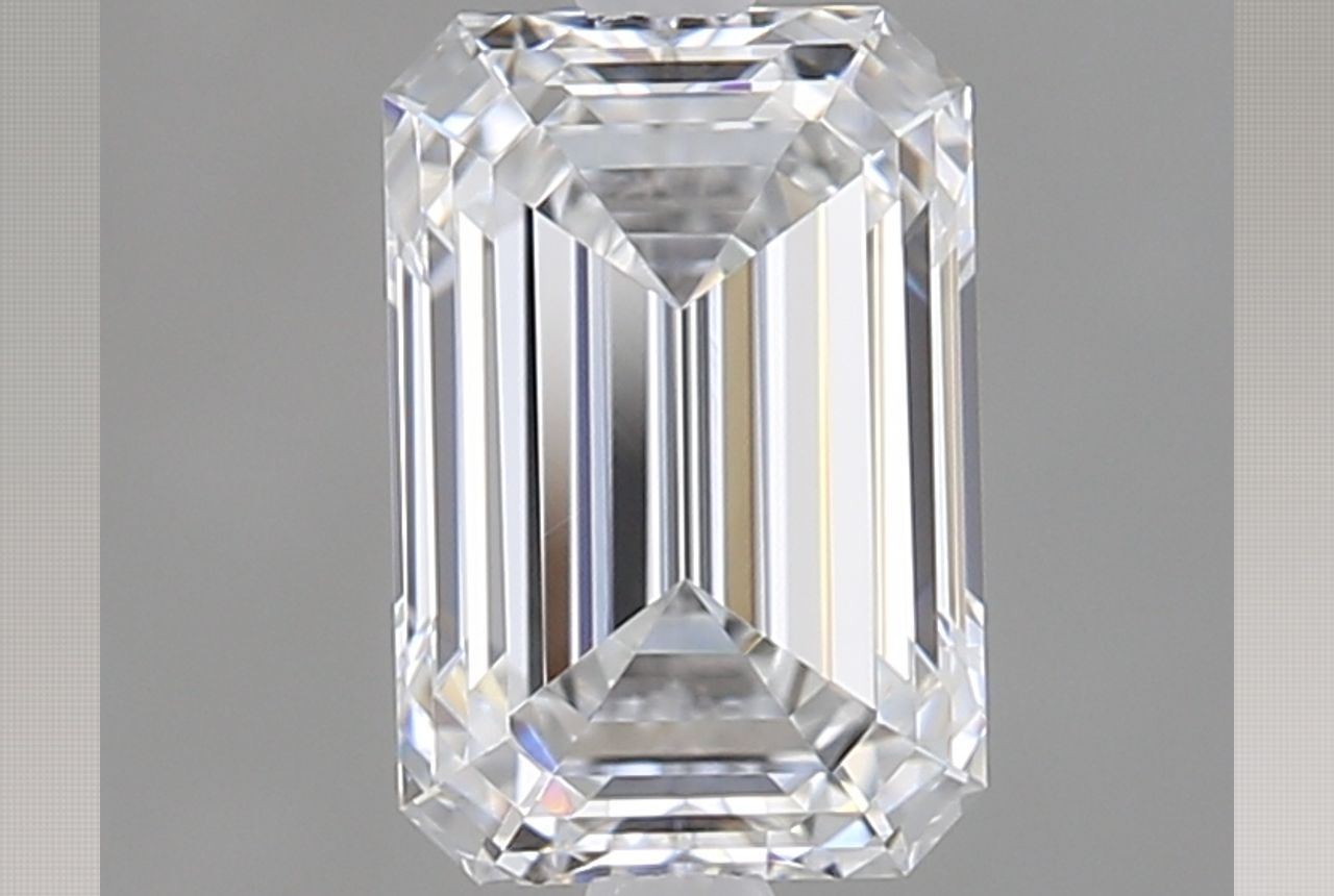 0.92 Carat Emerald Diamond