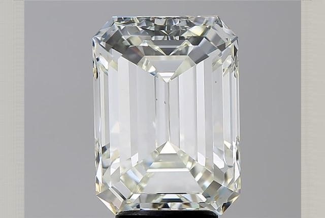 5.11 Carat Emerald Diamond
