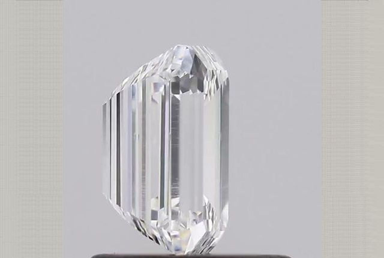 0.92 Carat Emerald Lab Diamond
