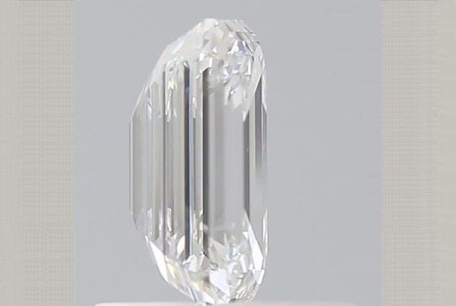 0.92 Carat Emerald Lab Diamond