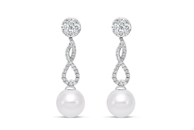 Pearls are Making a Comeback—and They're Also June's Birthstone!