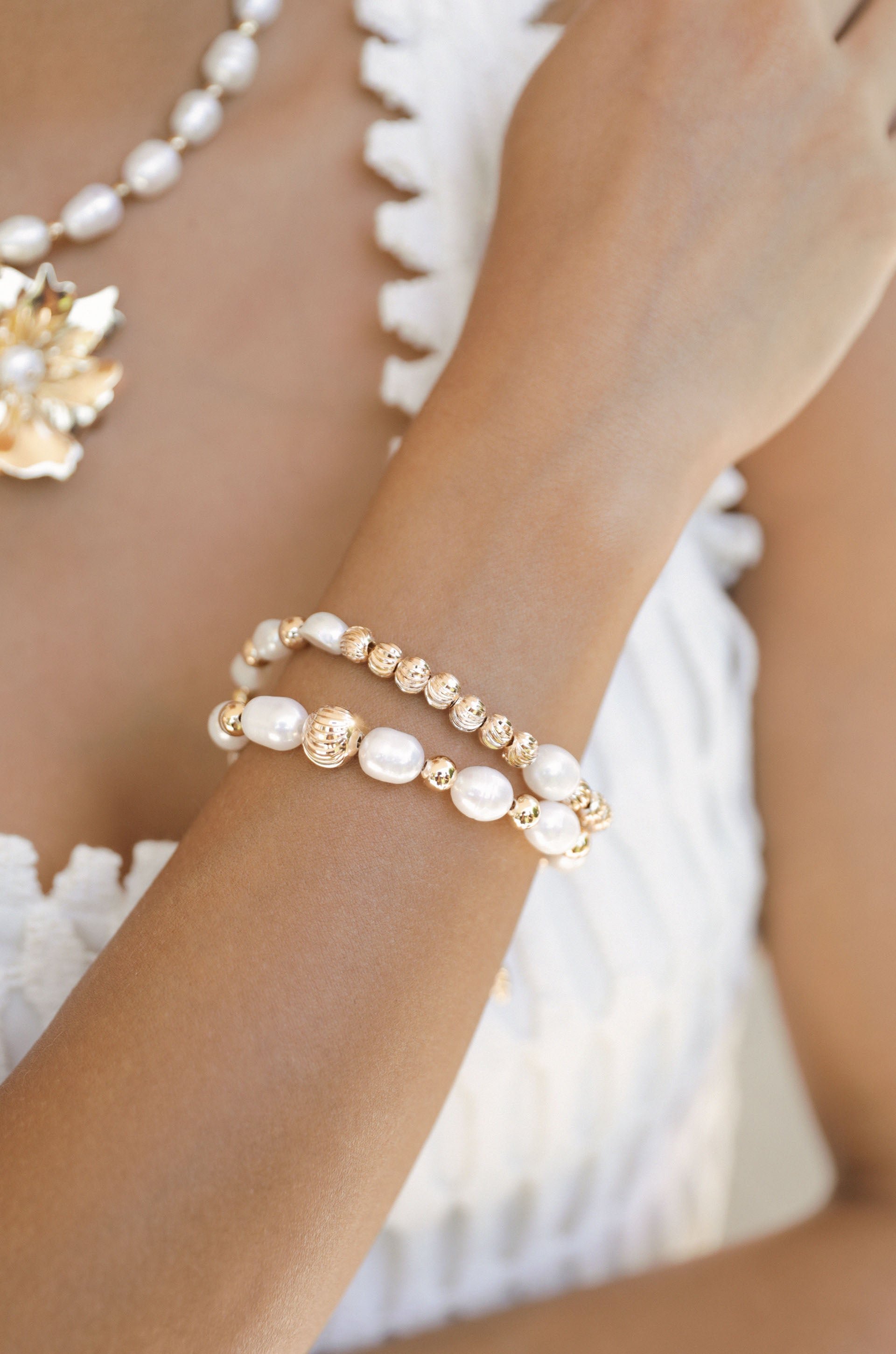 18kt gold plated/hover
