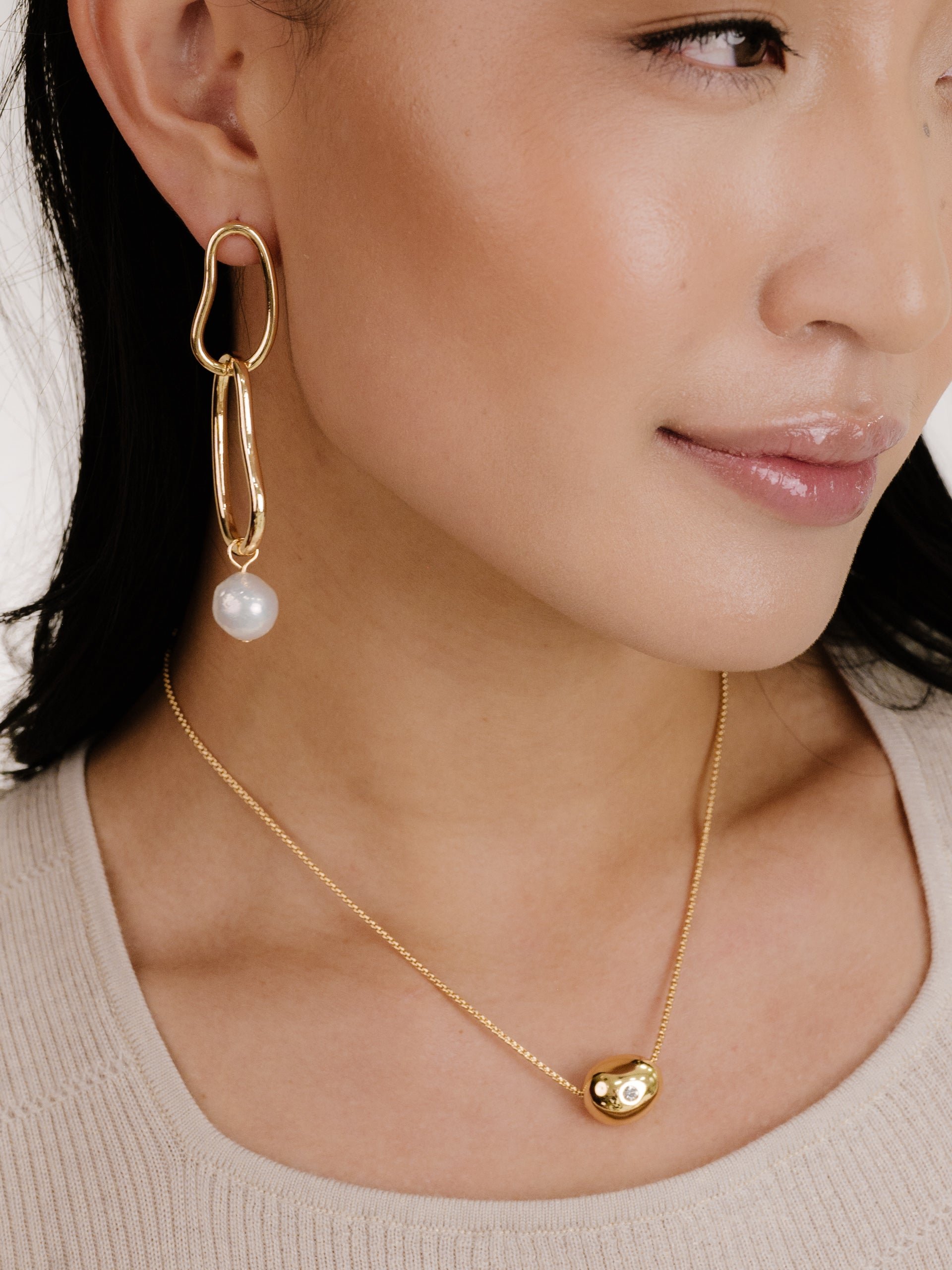 18kt gold plated/hover