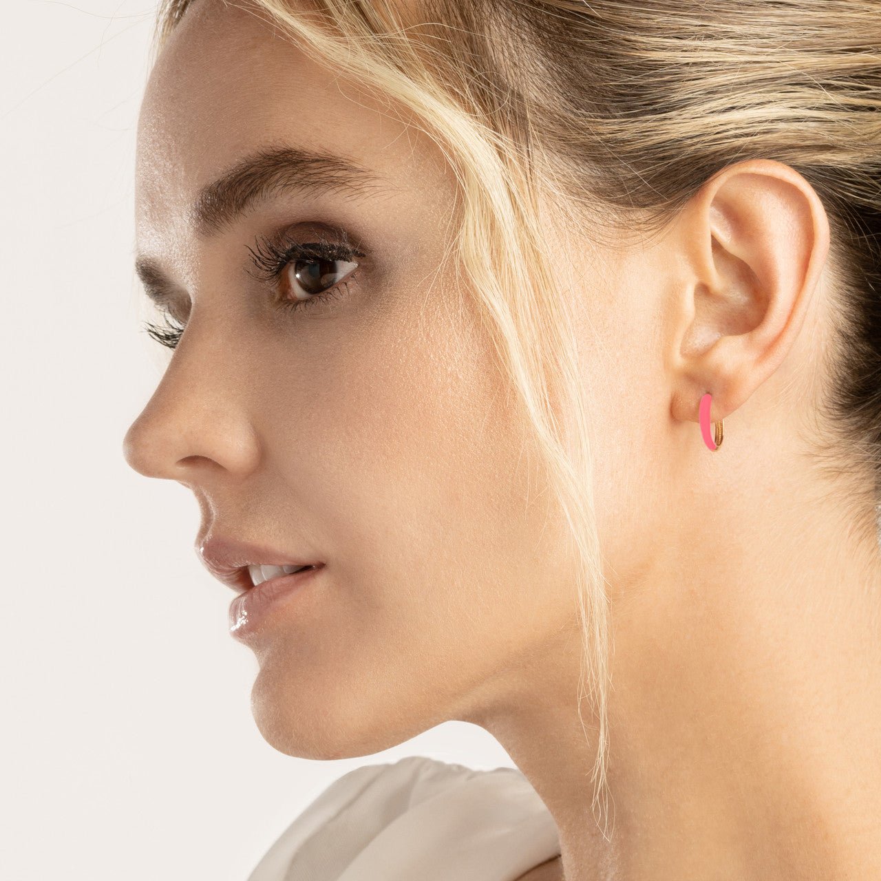 14kt yellow gold/on model