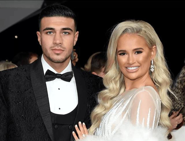 ‘love Island Stars Molly Mae Hague And Tommy Fury Are Engaged—her Ring May Be Worth Close To 